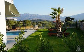 Villa Melas